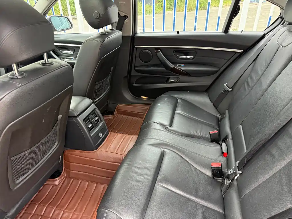BMW 3 Series — миниатюра 8