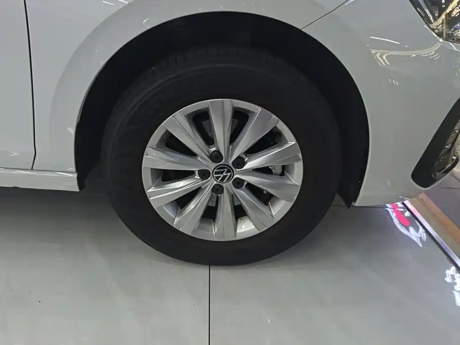 Volkswagen Lavida — миниатюра 6