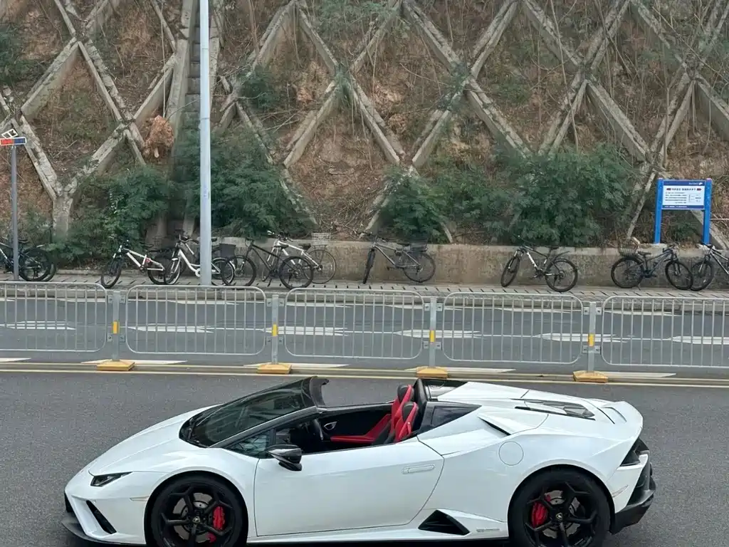 Lamborghini Huracán — миниатюра 2