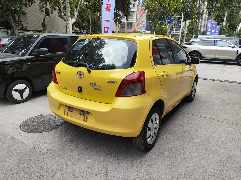 Toyota Yaris — миниатюра 14