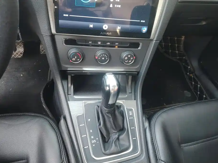 Volkswagen Golf — миниатюра 16