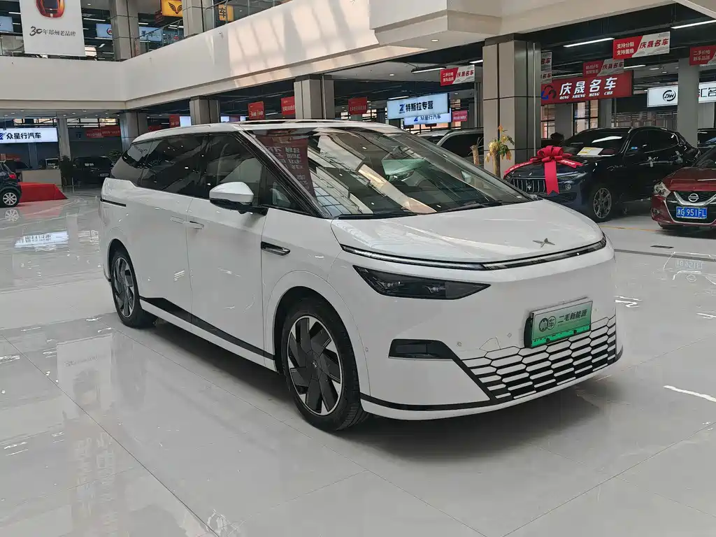 XPeng X9 — миниатюра 3
