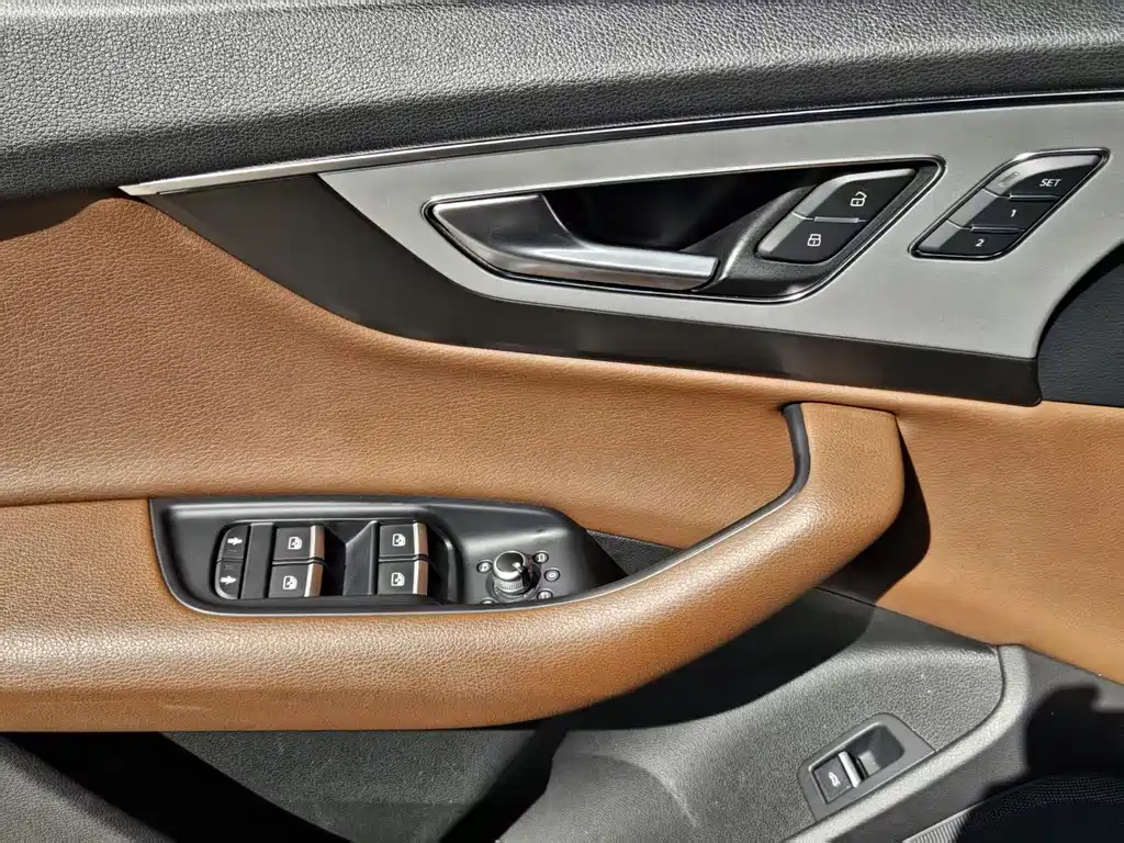 Audi Q7 — миниатюра 8