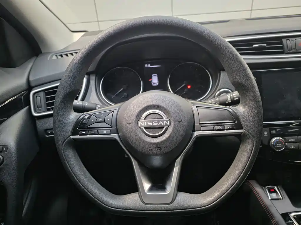 Nissan Qashqai — миниатюра 8