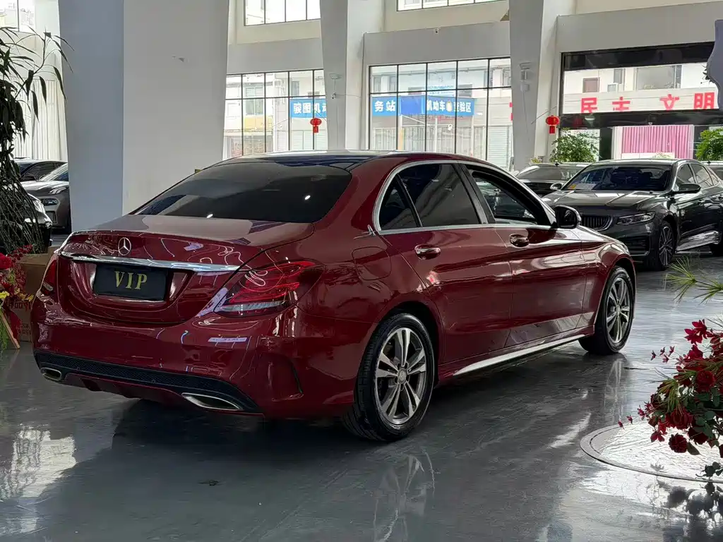 Mercedes-Benz C-Class — миниатюра 7