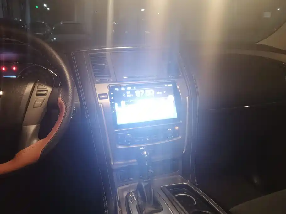 Nissan Patrol — миниатюра 13