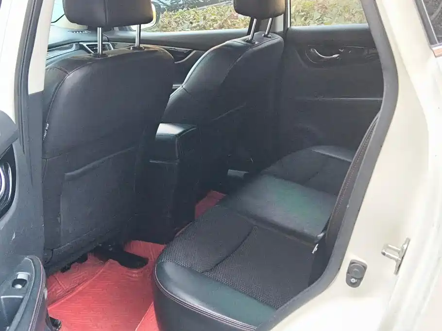 Nissan Qashqai — миниатюра 11