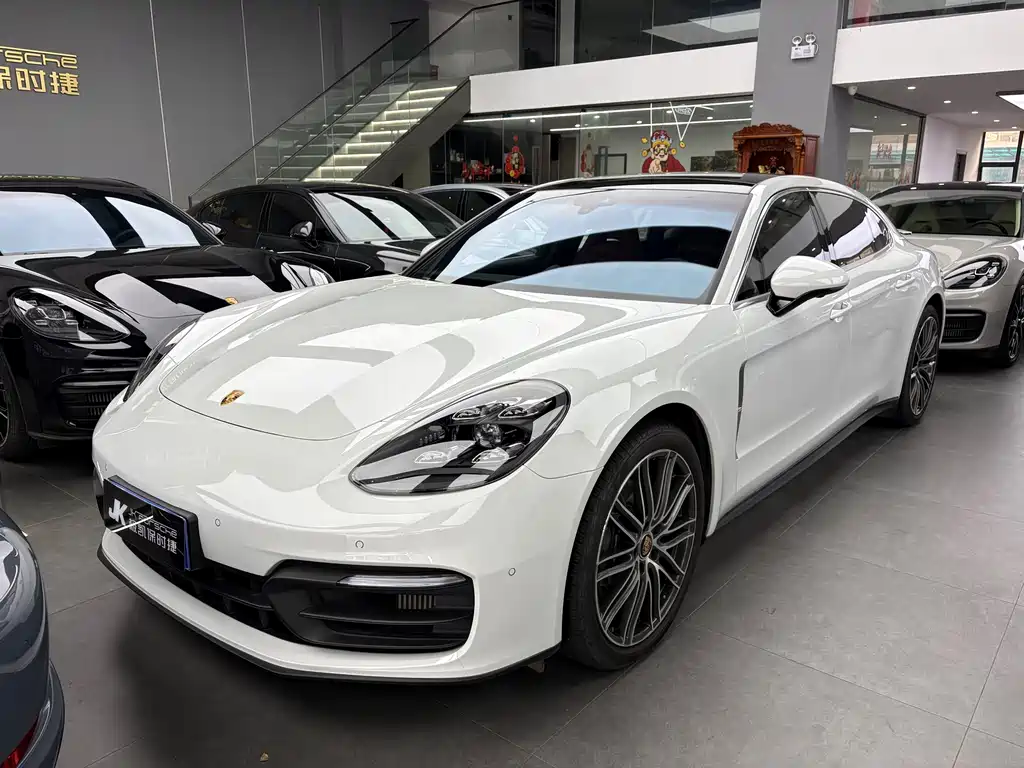 Porsche Panamera 2022