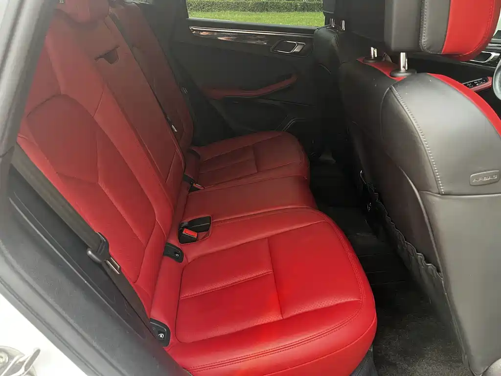 Porsche Macan — миниатюра 12