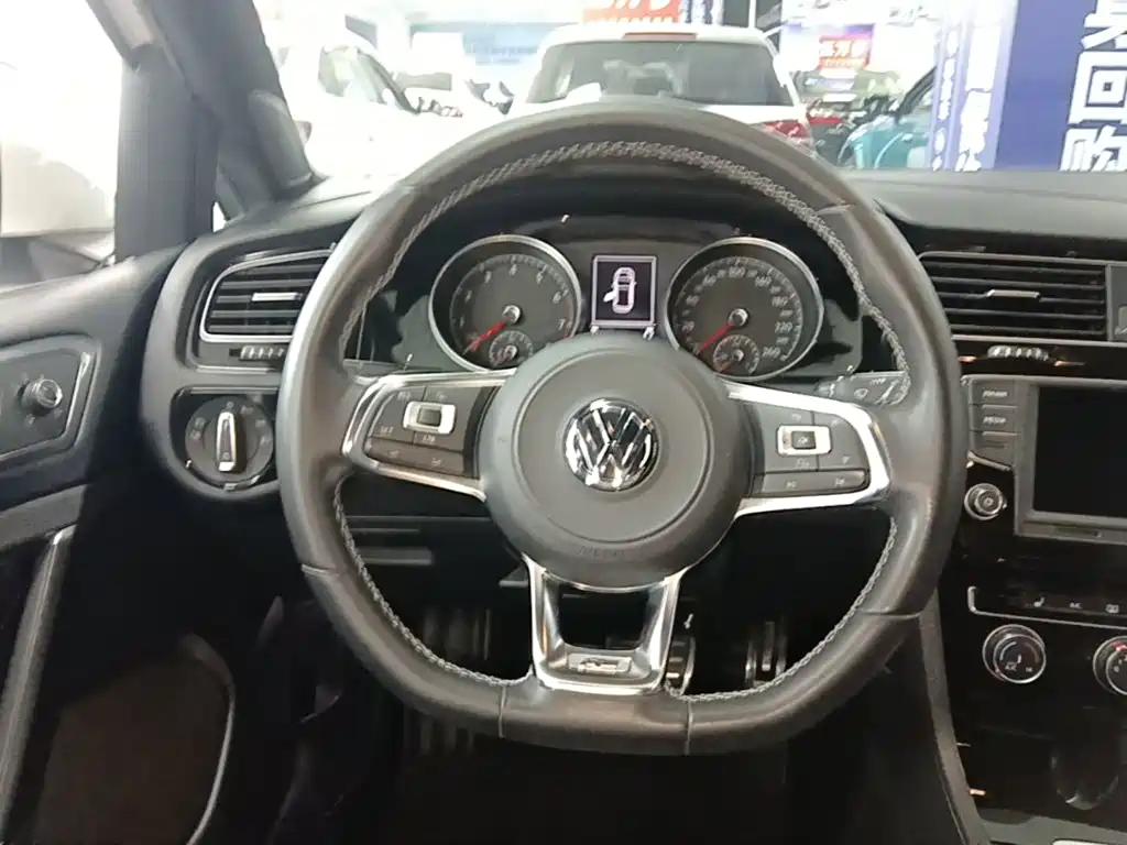 Volkswagen Golf — миниатюра 11