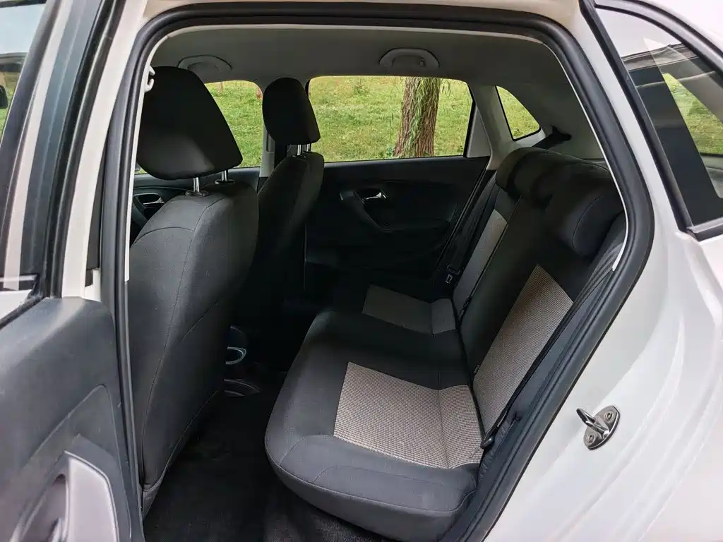 Volkswagen Polo — миниатюра 12