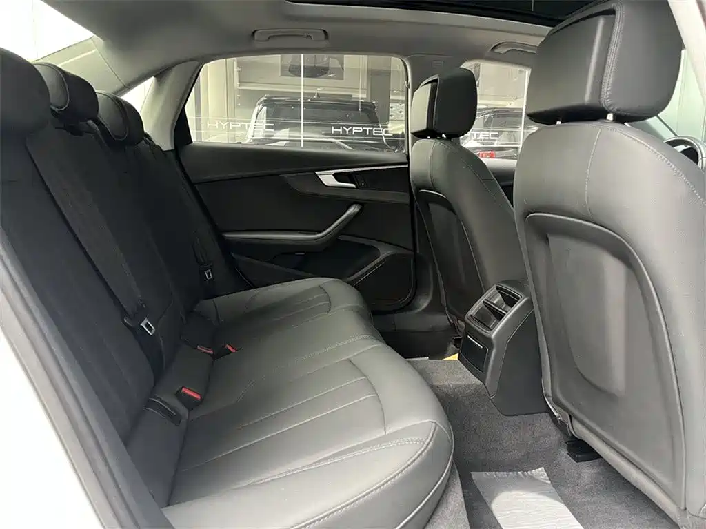 Audi A4L 2022 40 TFSI Fashion