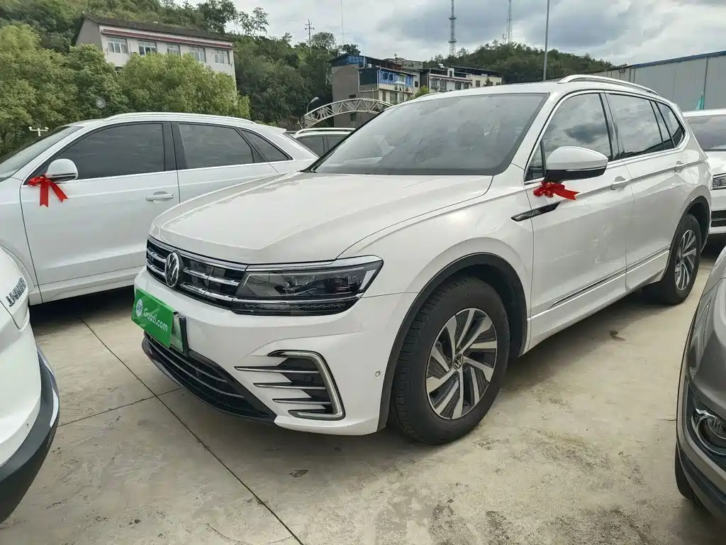 Volkswagen Tiguan L PHEV — миниатюра 2