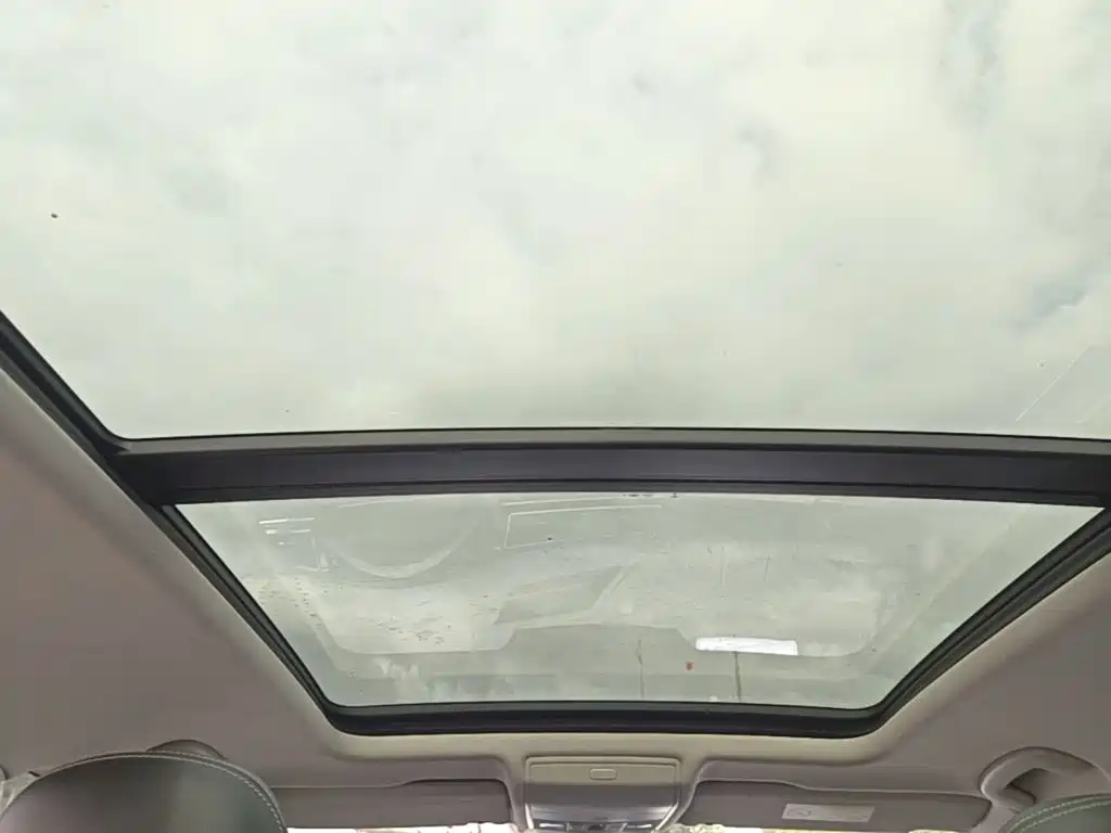 Volkswagen Tiguan L PHEV — миниатюра 18