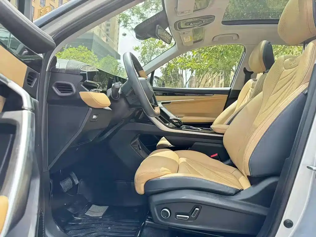 Geely Boyue L — миниатюра 5