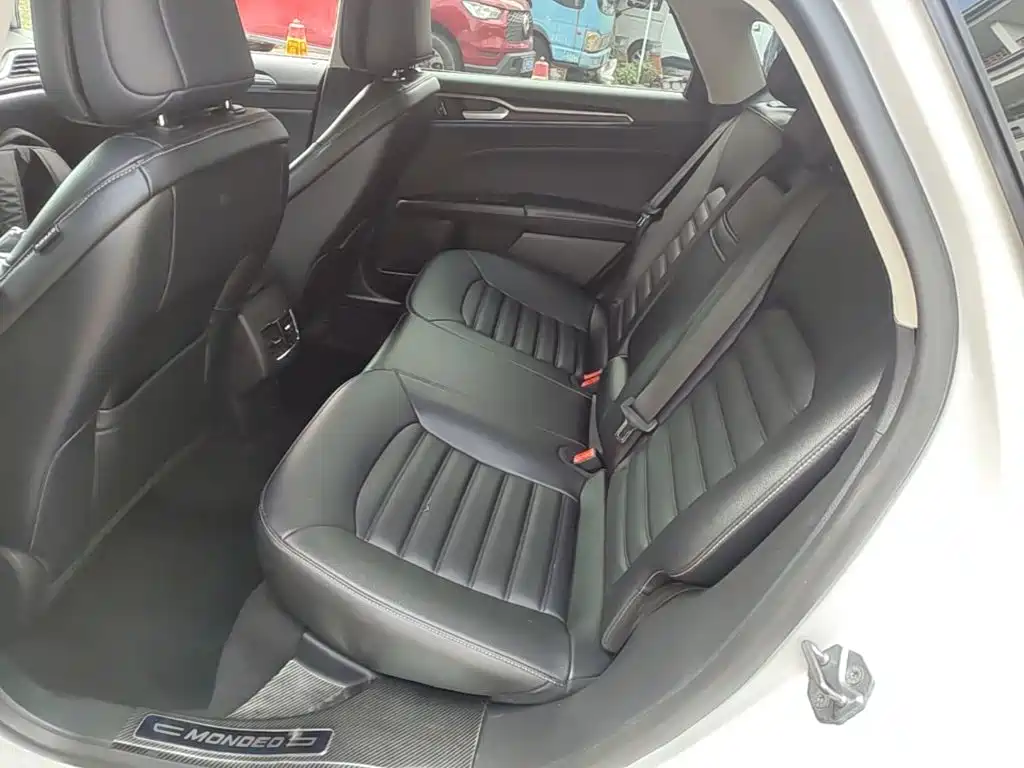 Ford Mondeo — миниатюра 17