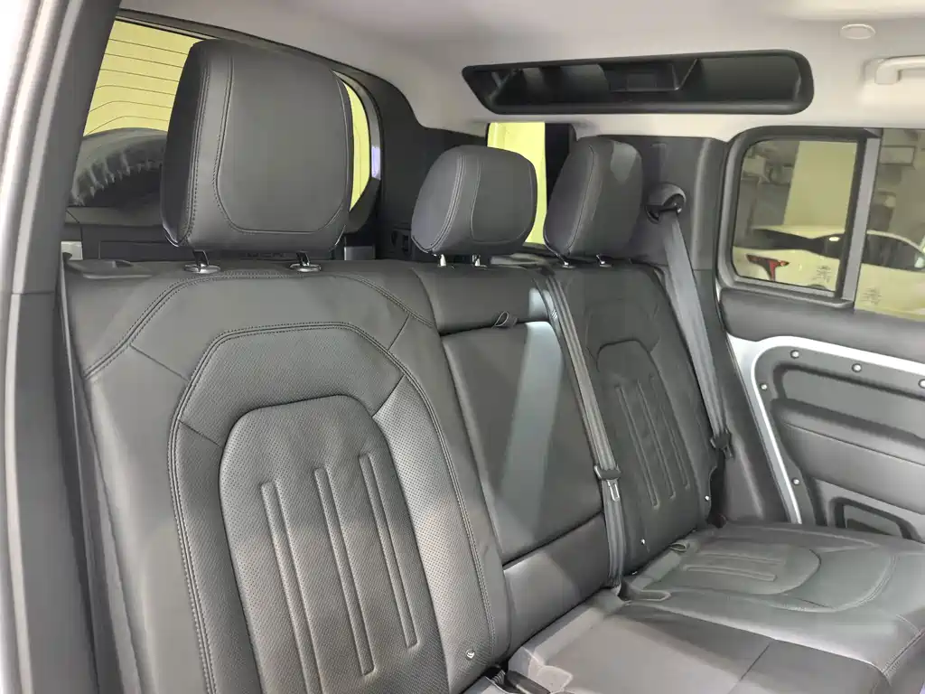 Land Rover Defender — миниатюра 17