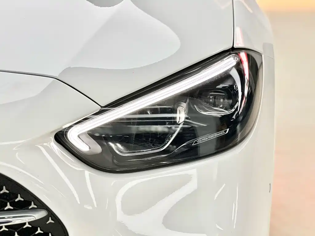 Mercedes-Benz C-Class — миниатюра 16