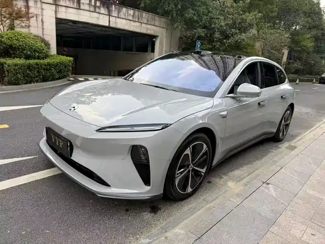 NIO NIO ET5T 2024