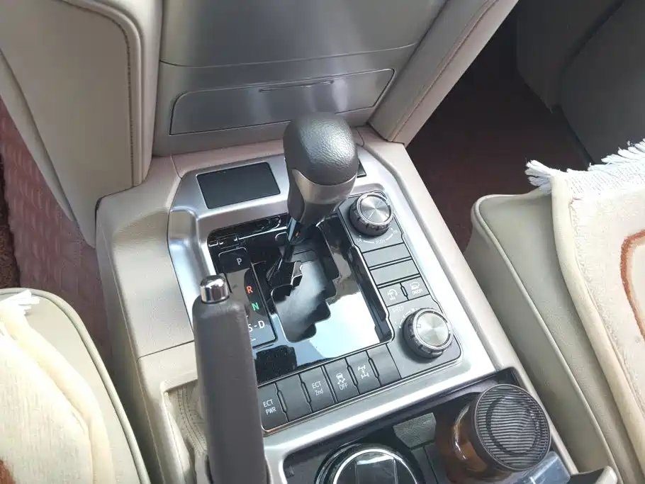 Toyota Land Cruiser — миниатюра 16