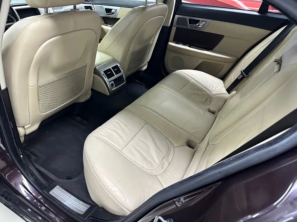 Jaguar XF — миниатюра 18