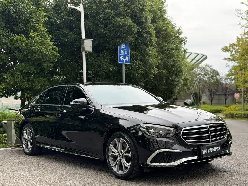 Mercedes-Benz E-Class — миниатюра 3