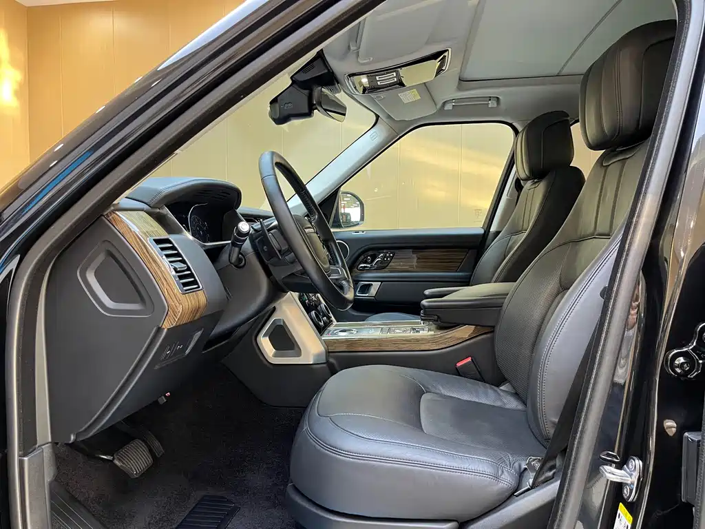 Land Rover Range Rover — миниатюра 4