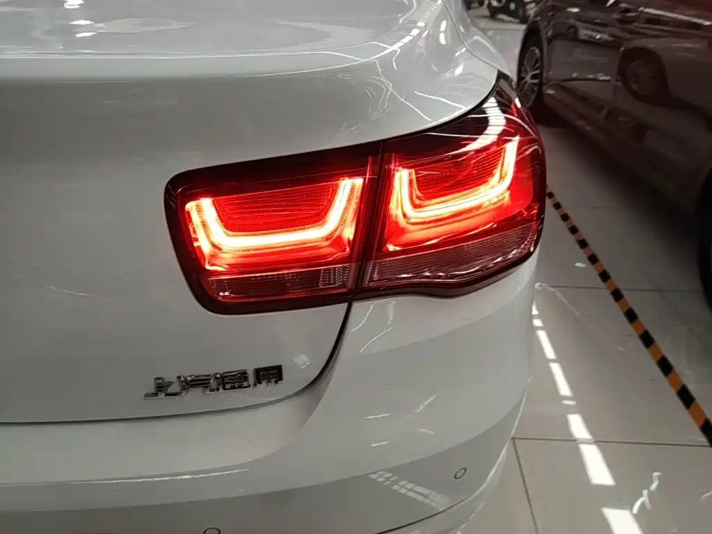 Chevrolet Malibu — миниатюра 8