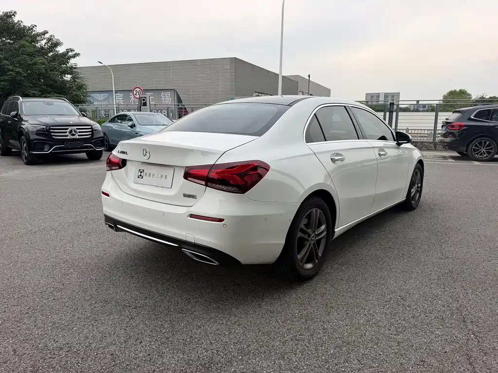 Mercedes-Benz A-Class — миниатюра 7