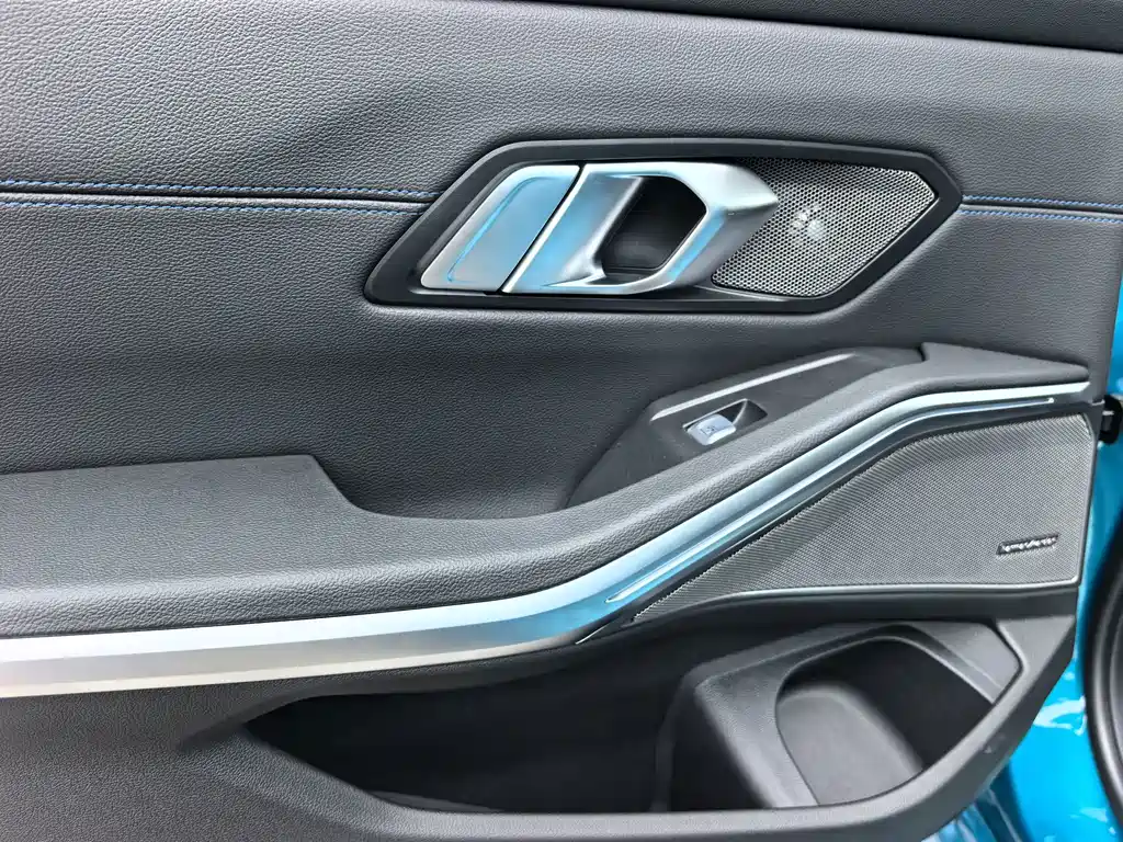 BMW i3 — миниатюра 10