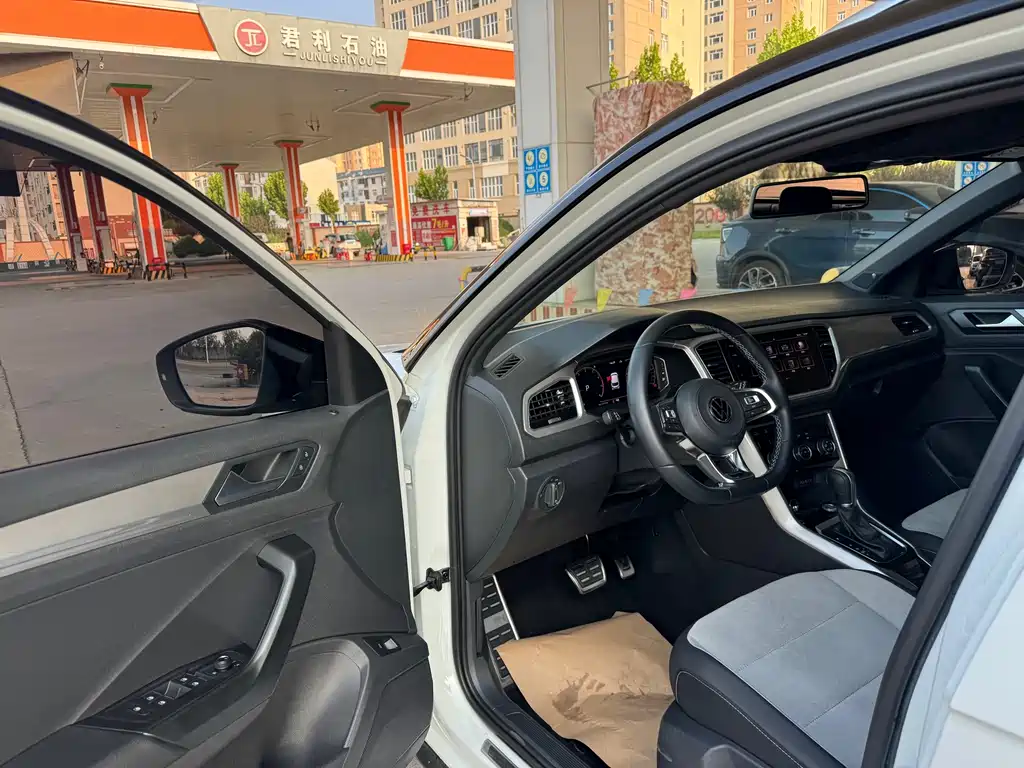 Volkswagen T-Roc — миниатюра 4