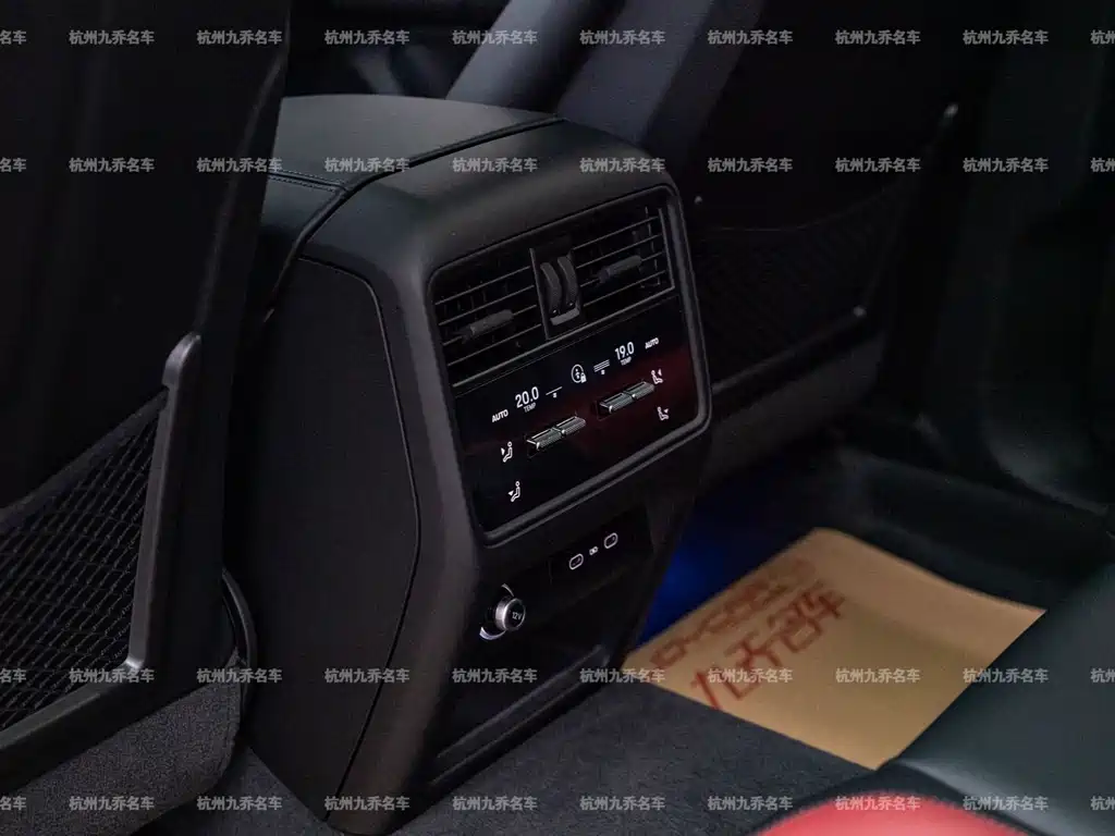 Porsche Cayenne — миниатюра 19