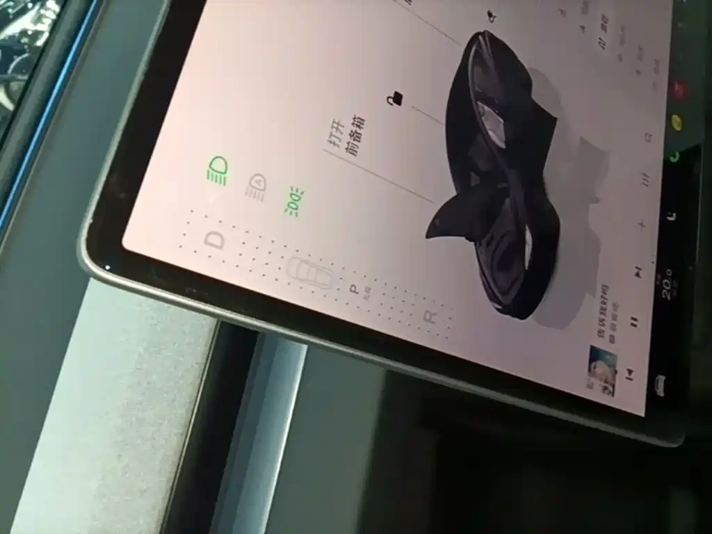 Tesla Model 3 — миниатюра 14