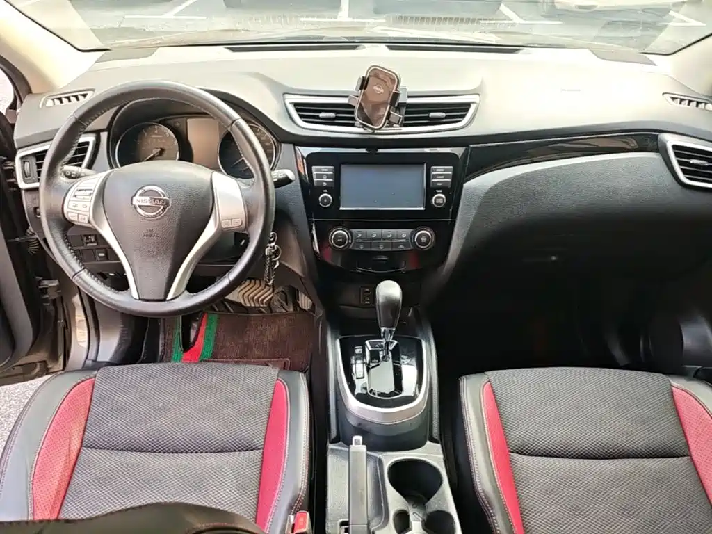 Nissan Qashqai — миниатюра 10