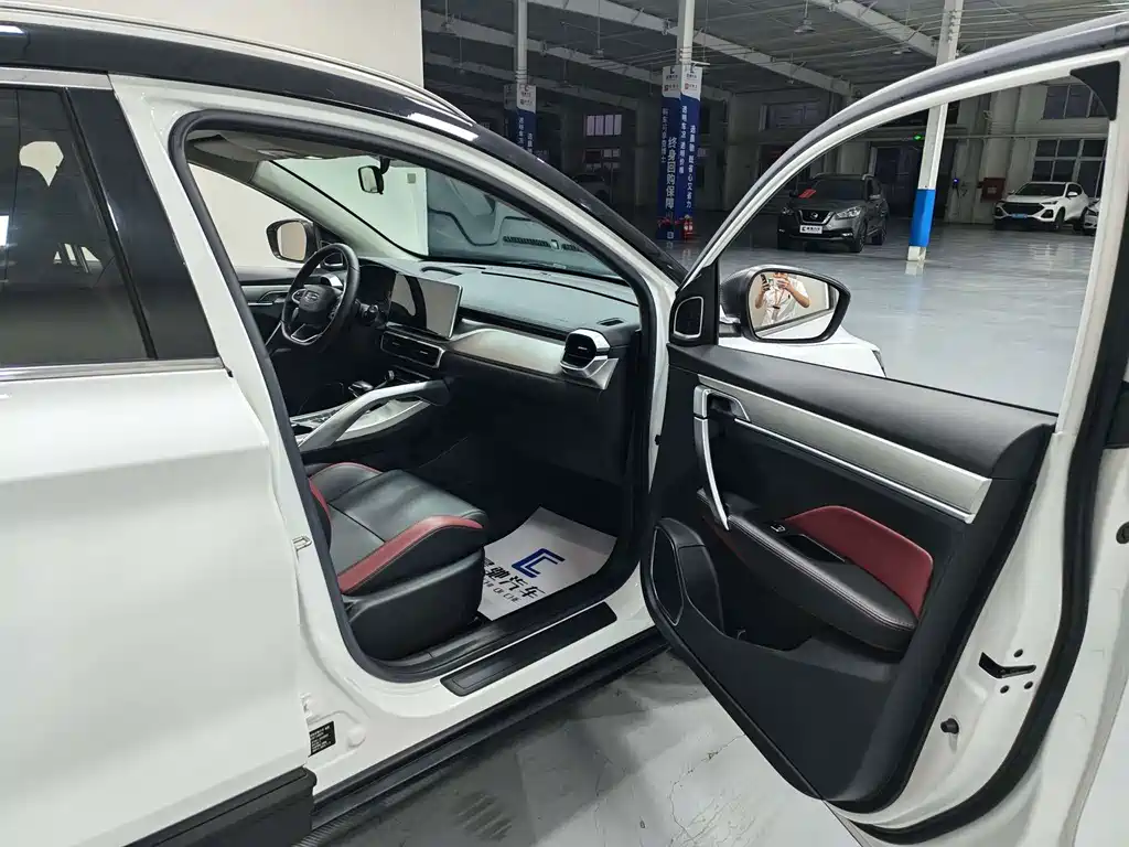 Geely Binyue — миниатюра 14