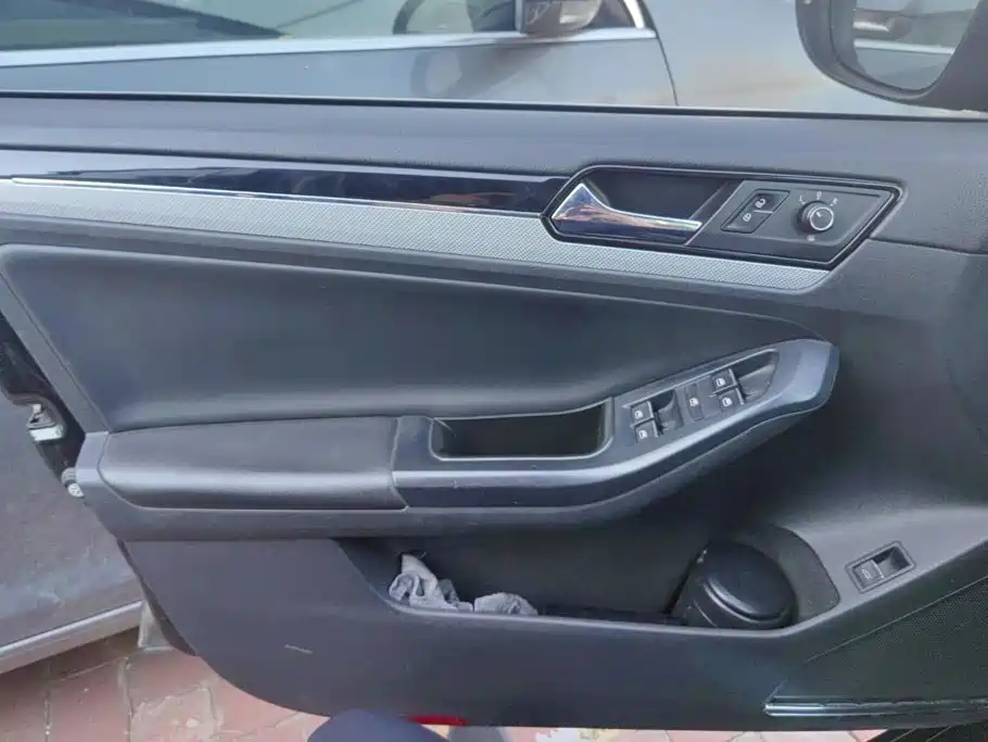 Volkswagen Sagitar — миниатюра 7