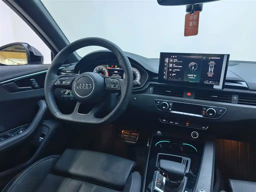 Audi A4L 2024 40 TFSI Luxury