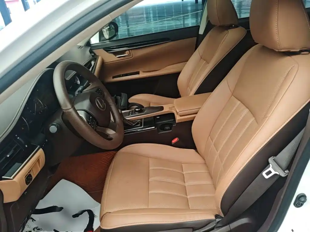 Lexus ES — миниатюра 8