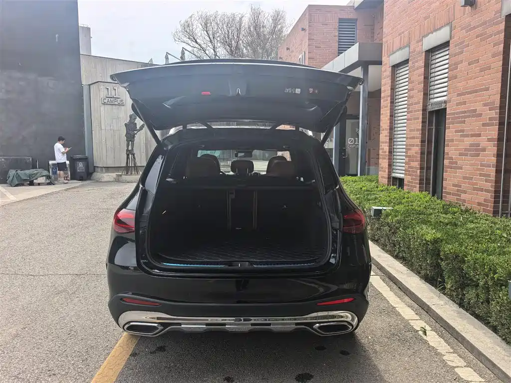 Mercedes-Benz GLC 2023 GLC 300 L 4MATIC Luxury 5 мест