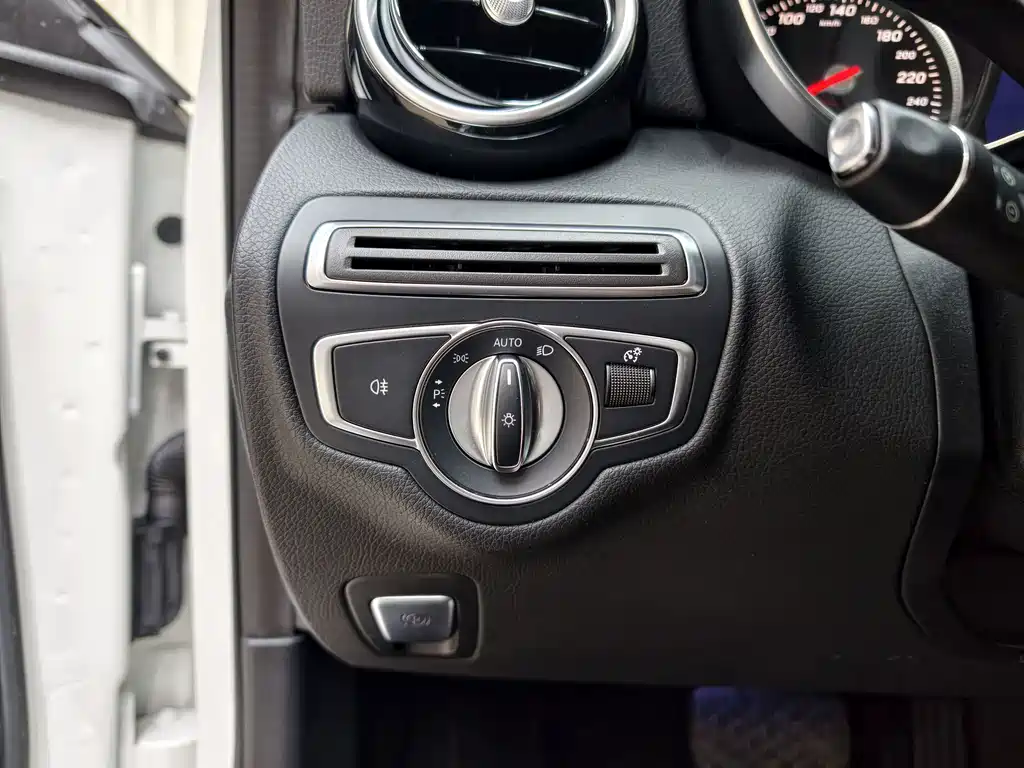 Mercedes-Benz C-Class — миниатюра 20