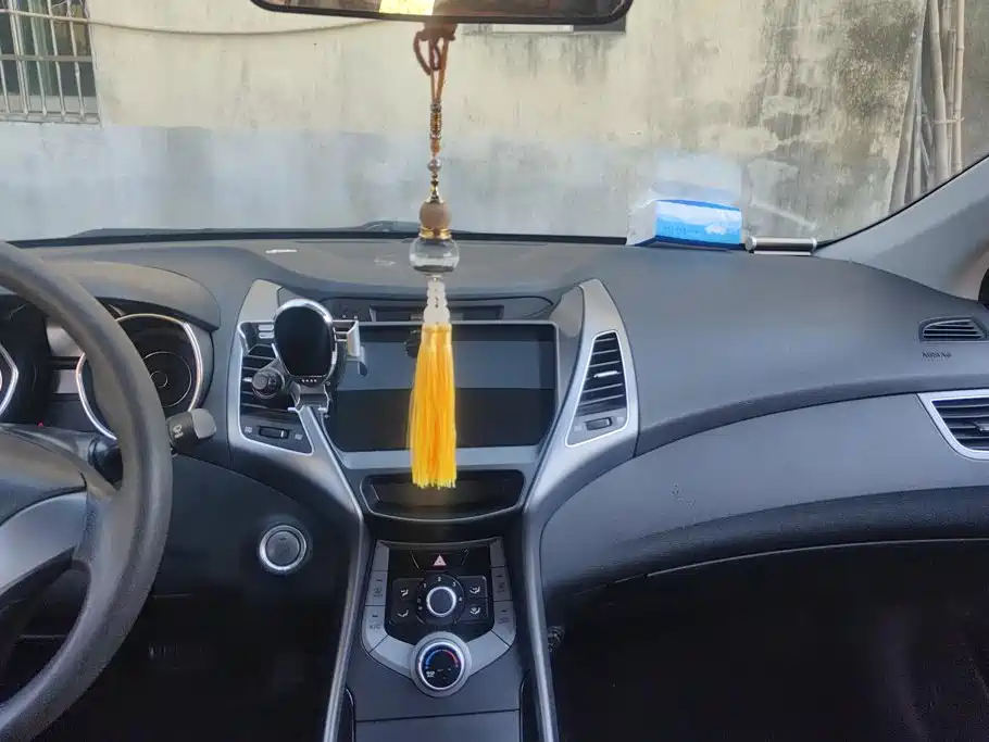 Hyundai Elantra Langdong — миниатюра 13