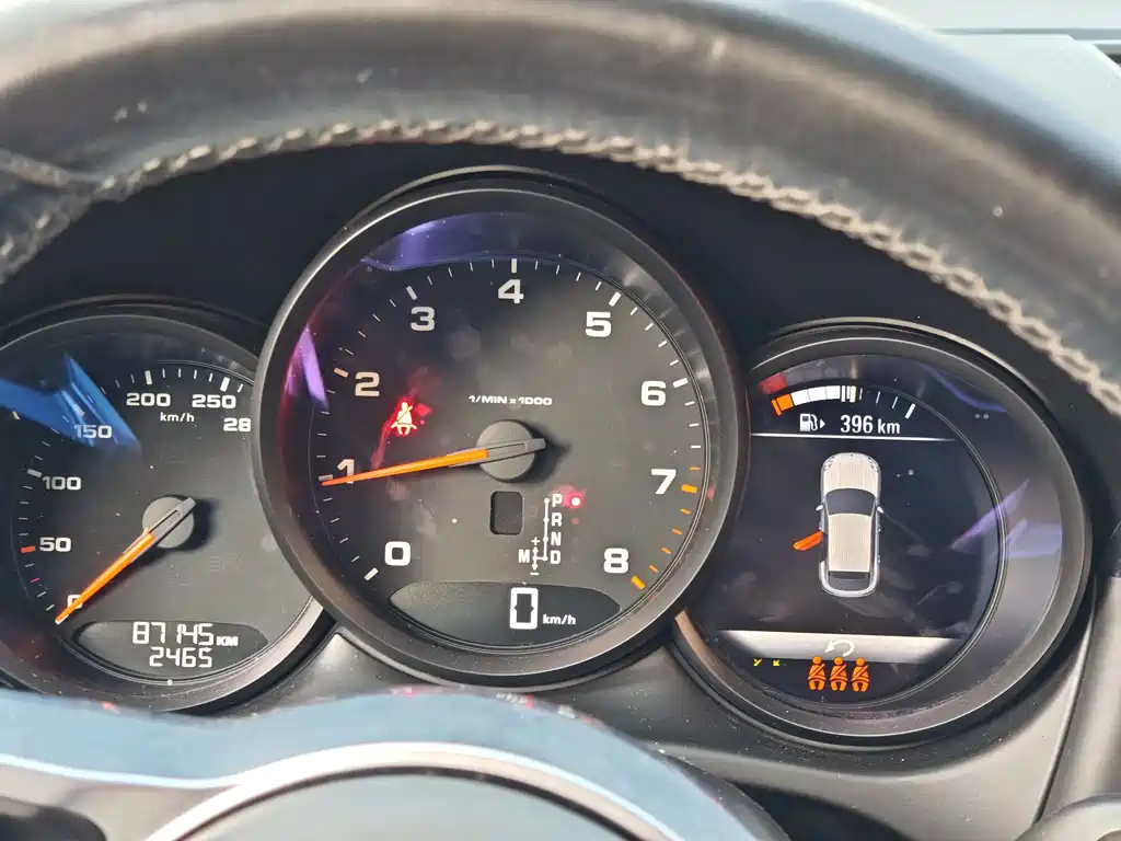 Porsche Macan — миниатюра 10