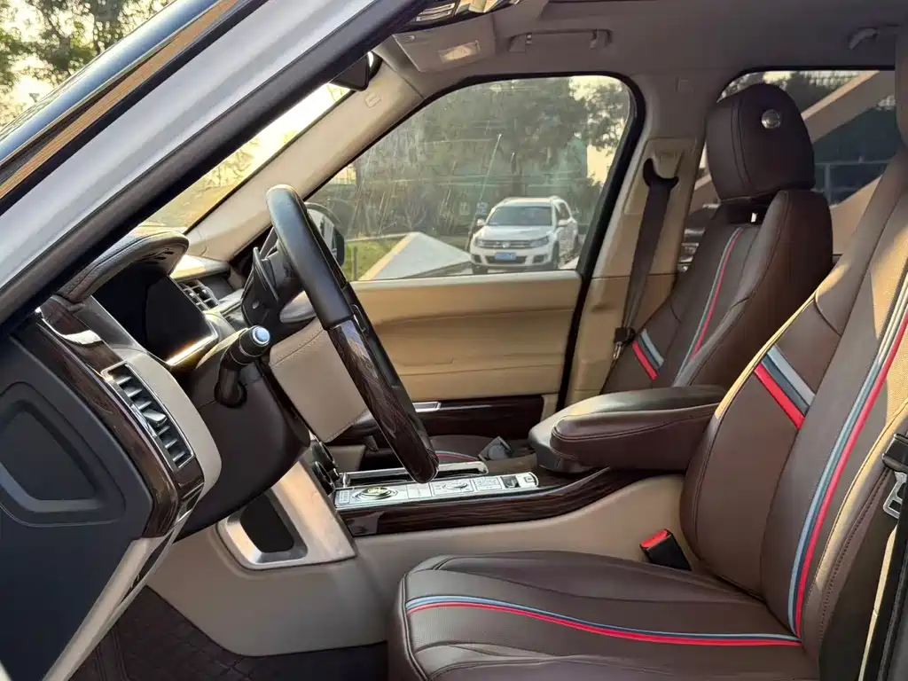 Land Rover Range Rover — миниатюра 8