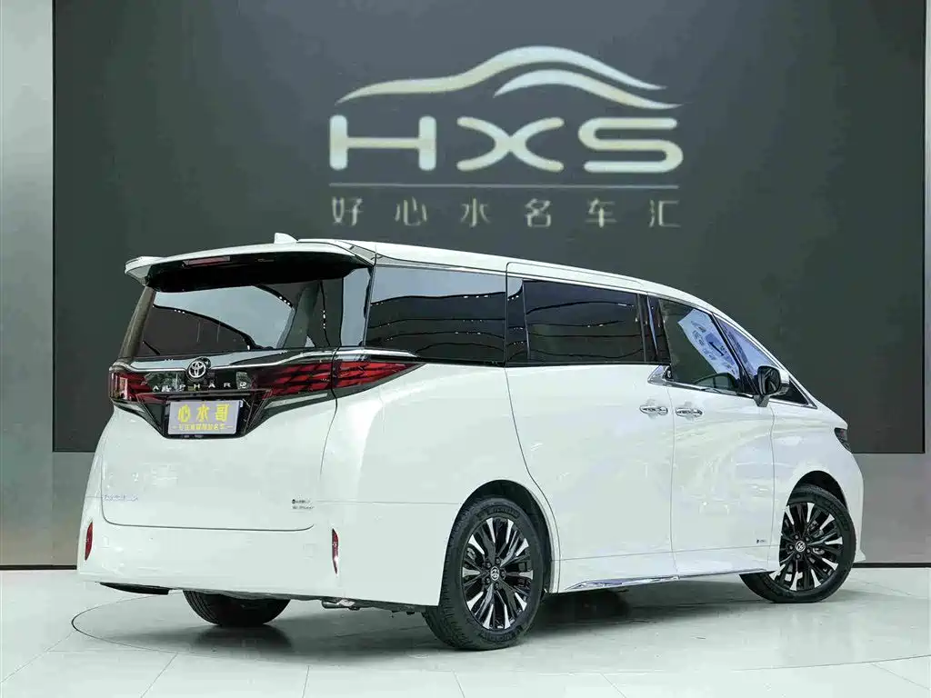 Toyota Alphard — миниатюра 4