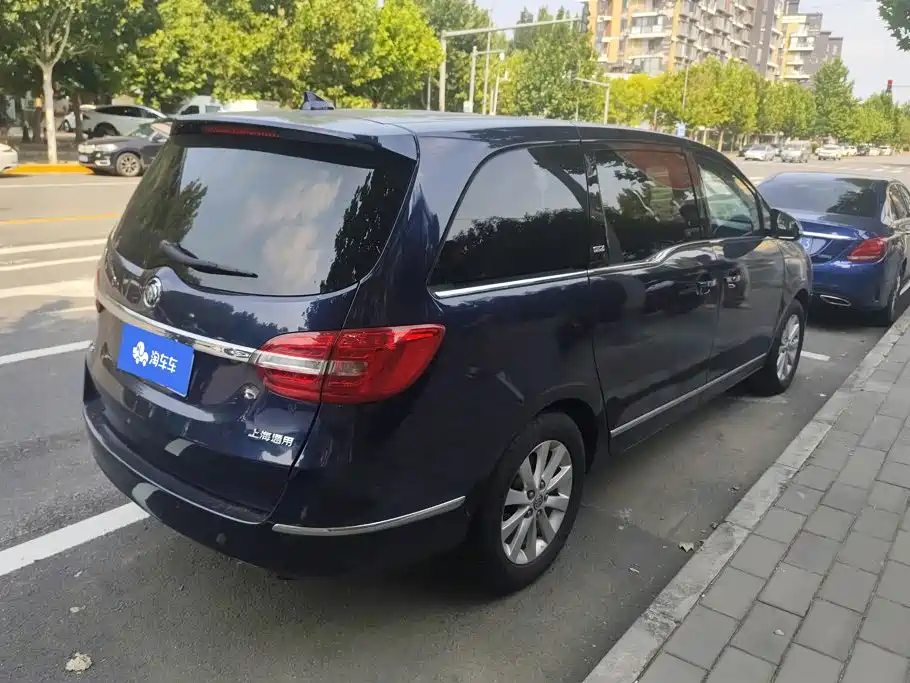 Buick GL8 — миниатюра 3