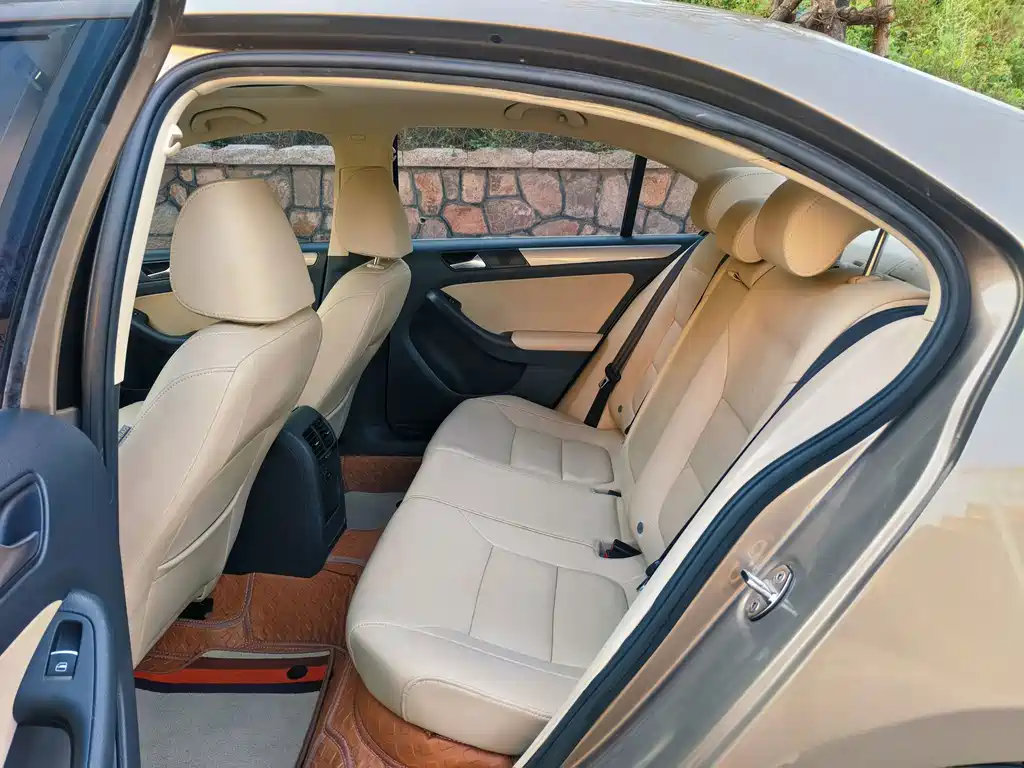 Volkswagen Sagitar — миниатюра 6