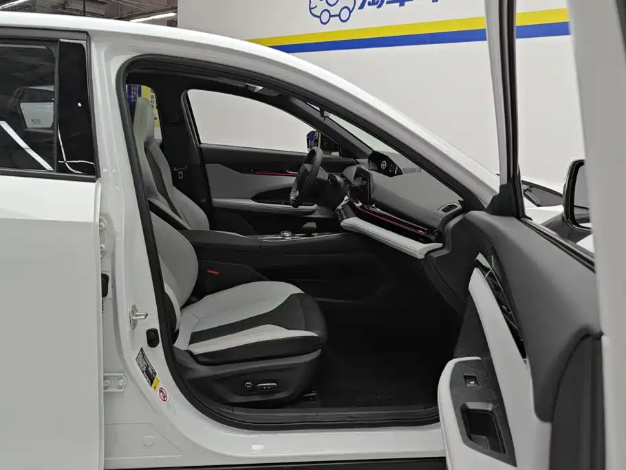 Changan UNI-V iDD — миниатюра 8