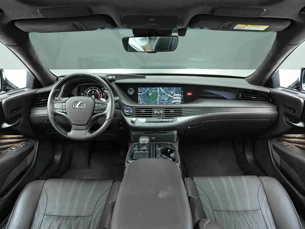 Lexus LS — миниатюра 6