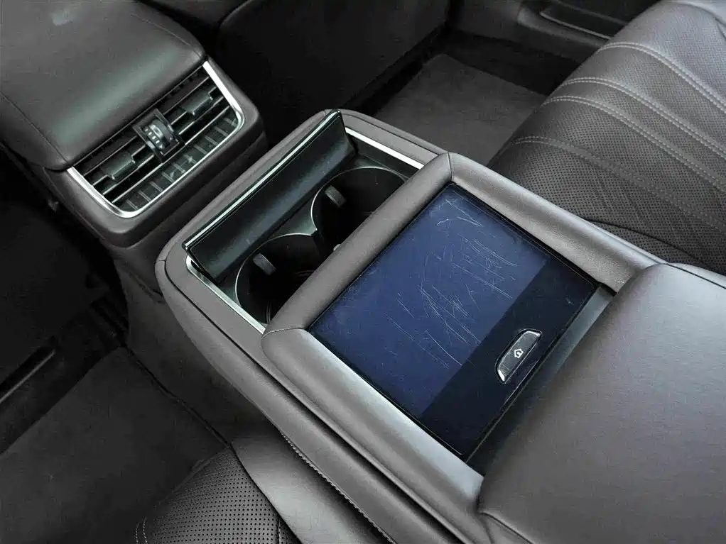 Lexus LS — миниатюра 16