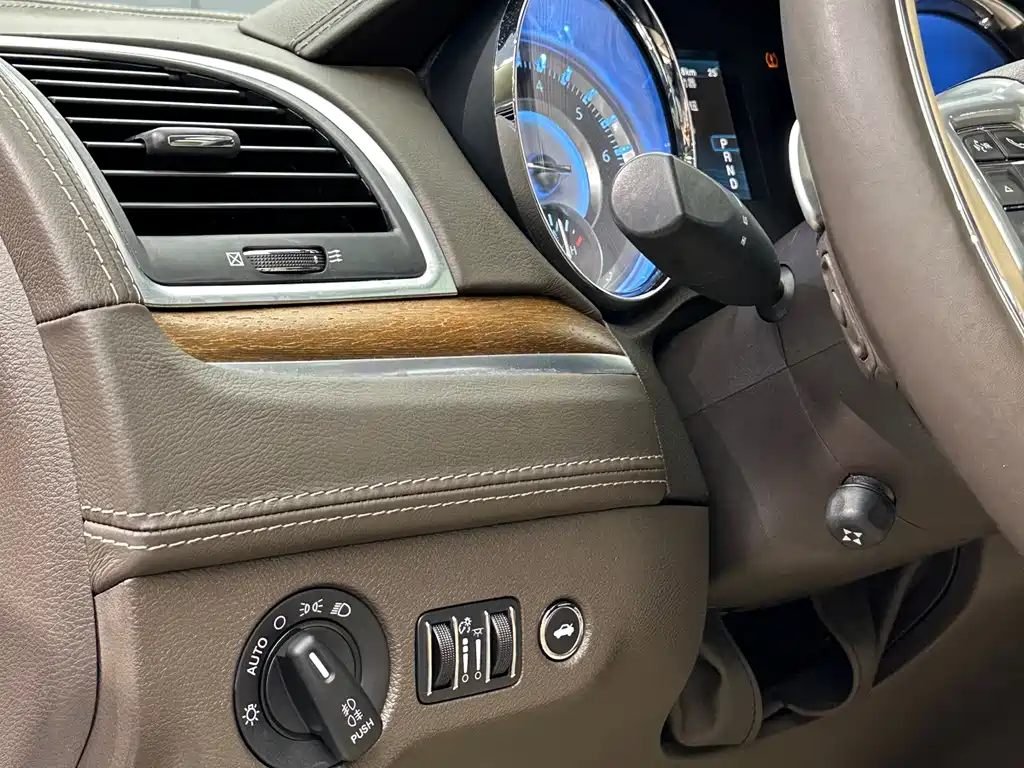 Chrysler 300C — миниатюра 11